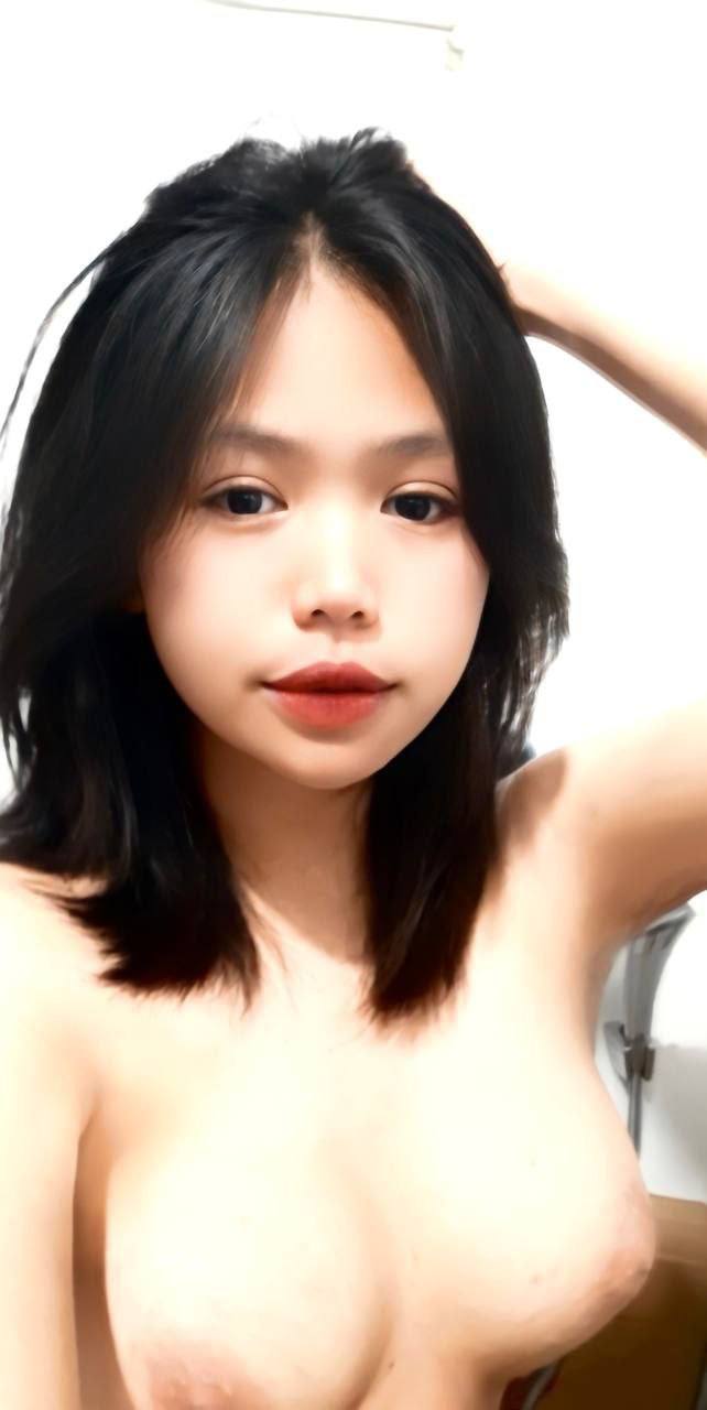 Qua nhà bạn chơi, “chơi” luôn anh trai của bạn