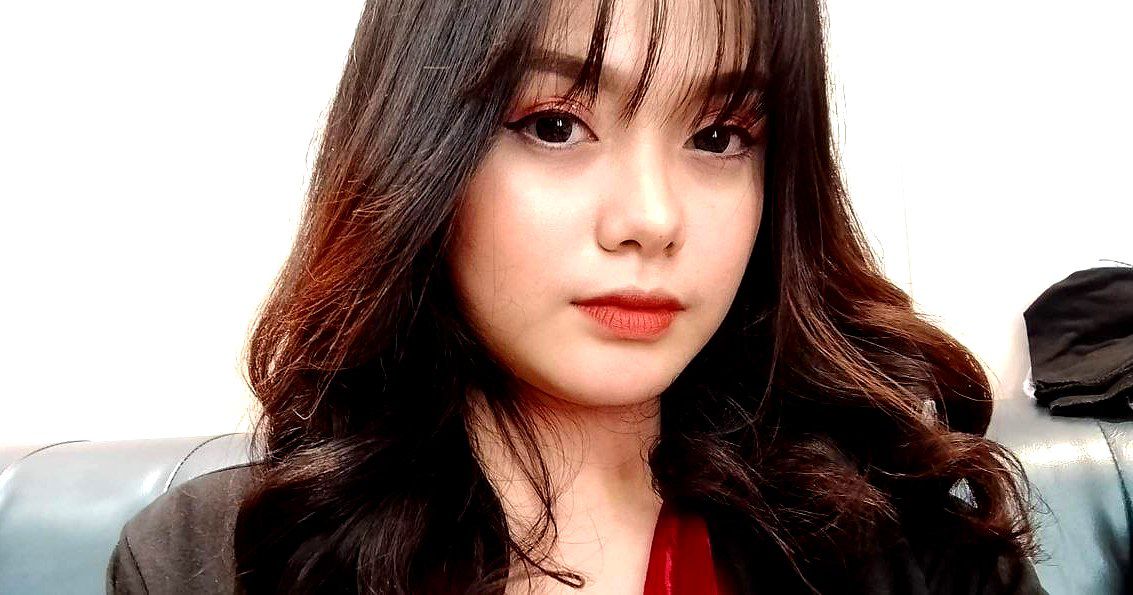 Học thêm bộ môn sinh học với bạn học của nhỏ em kế